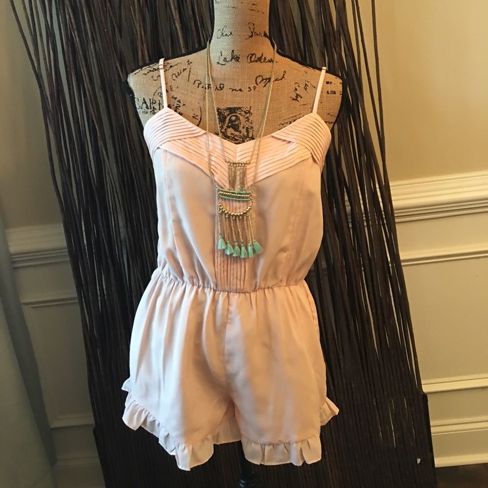 ♥️May & June Peach Romper Size L